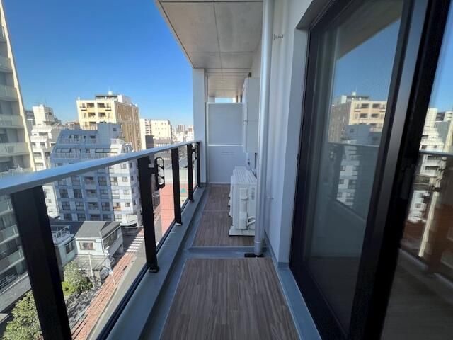 バルコニー　開放的で明るい空間を演出してくれるバルコニーです