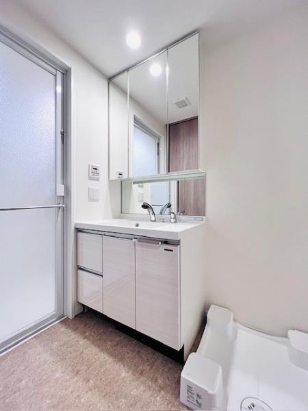 洗面設備　忙しい朝には欠かせない洗面所です