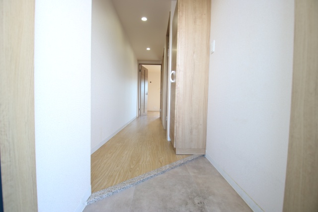 玄関　※別室の参考写真の為、現況優先です。