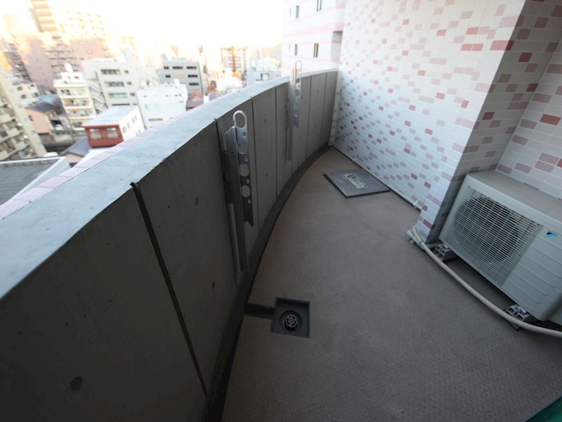 バルコニー　バルコニー　洗濯物が干せます