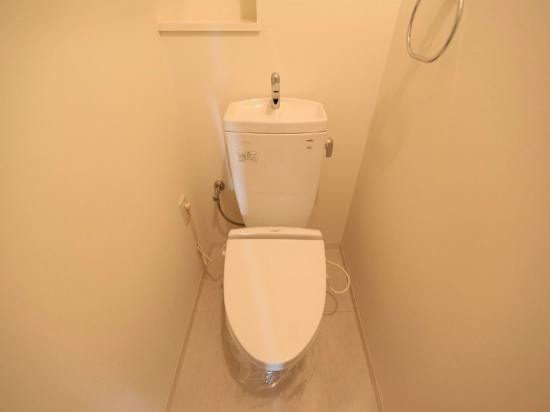 トイレ　温水洗浄便座付トイレ