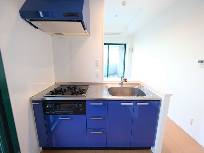 キッチン　システムキッチン（ガスコンロ3口グリル付）