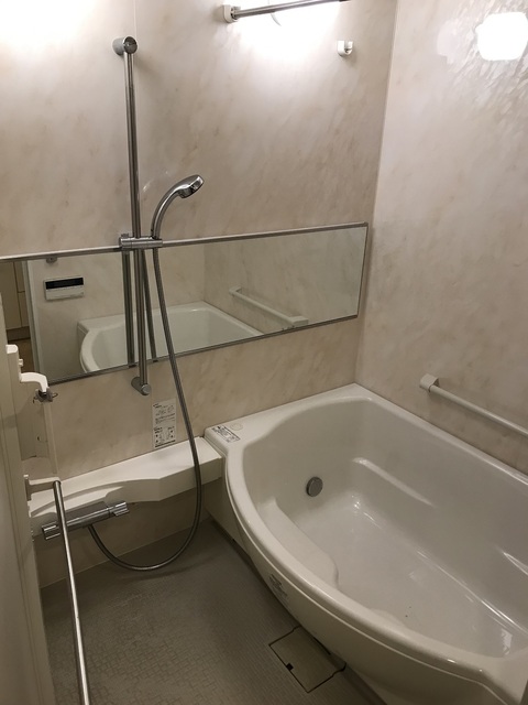 バス・シャワールーム　追焚機能・浴室暖房乾燥機