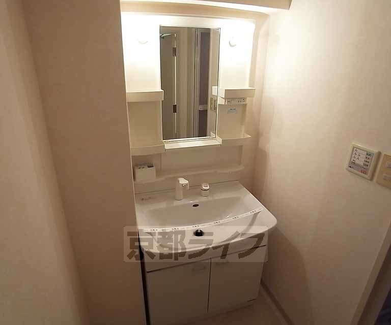 洗面設備　便利なシャンプードレッサー。