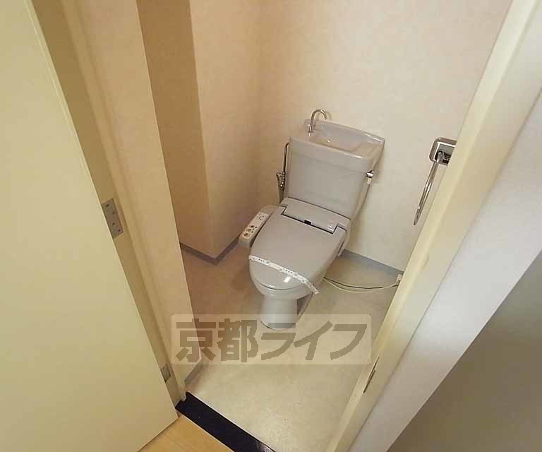 トイレ　清潔感のある洋式トイレ。