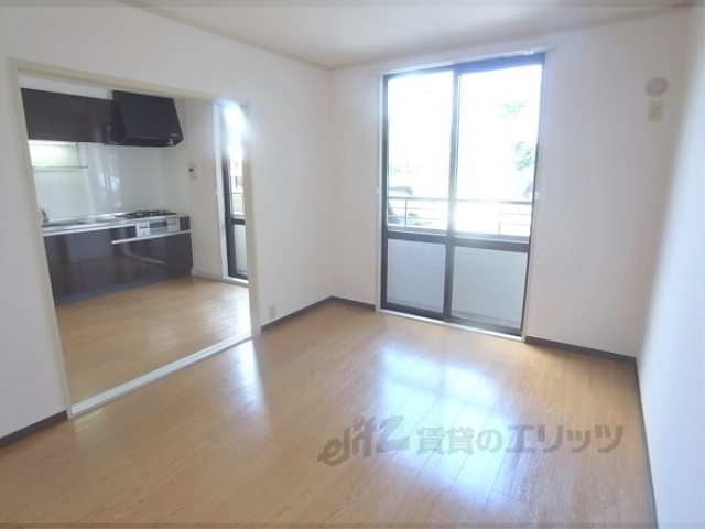 居室・リビング　６帖の洋室です