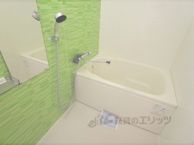 バス・シャワールーム　オシャレで可愛らしいお風呂です