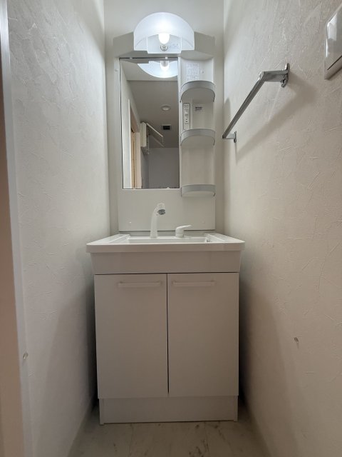 洗面設備　同物件、別号室のものです。