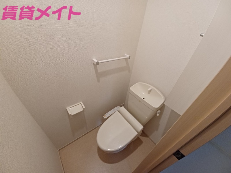 トイレ　同タイプ部屋写真です。