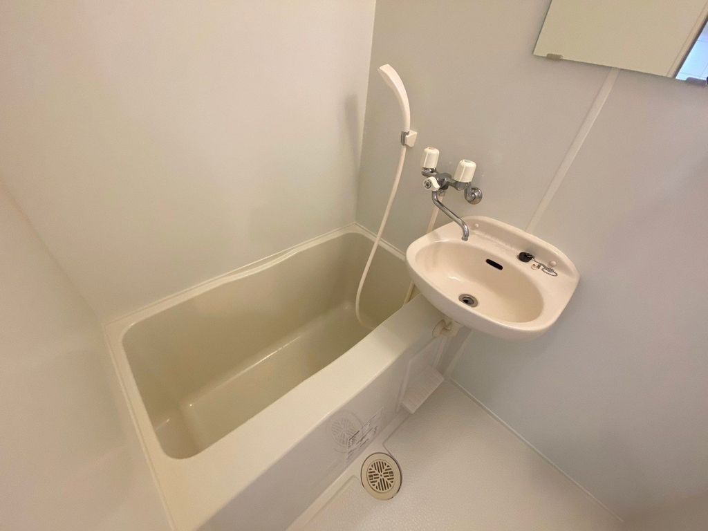 バス・シャワールーム　バス