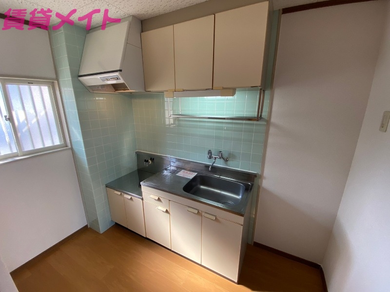 キッチン　反転タイプ参考写真