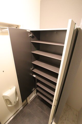 収納　シューズボックス