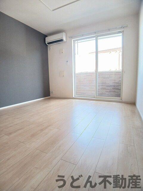 居室・リビング　うどん県のお部屋探しはうどん不動産へ うどんちゃんとLINE