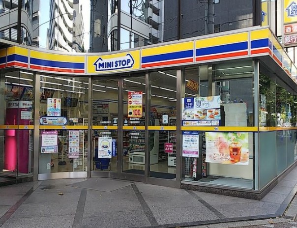 コンビニ　ミニストップ日本橋蛎殻町店（コンビニ）まで205m