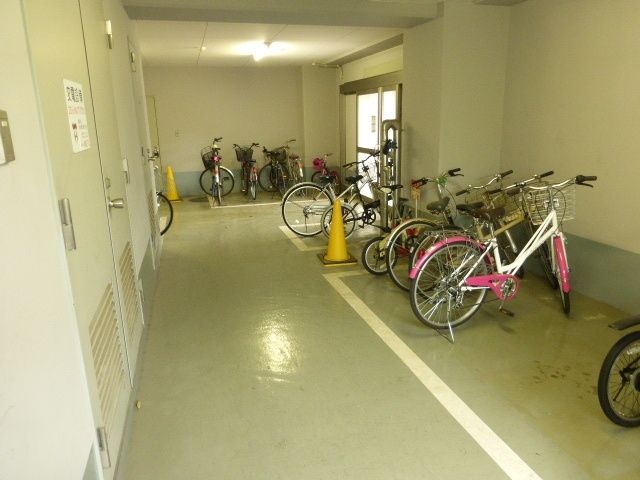 その他共有部分　★駐輪場は屋内にあります★