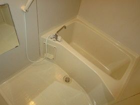 バス・シャワールーム　★清潔感のあるバスルームです★