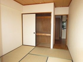 収納　★和室には大きな押し入れがあります★