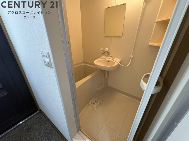 洗面設備　鏡有