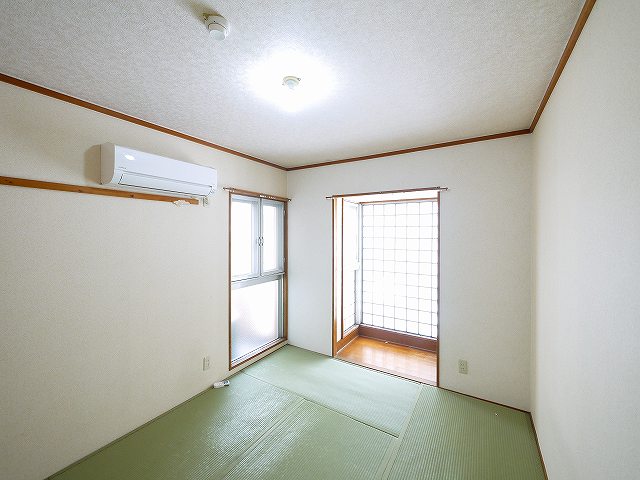 その他部屋・スペース　落ち着いた色調の寝室です