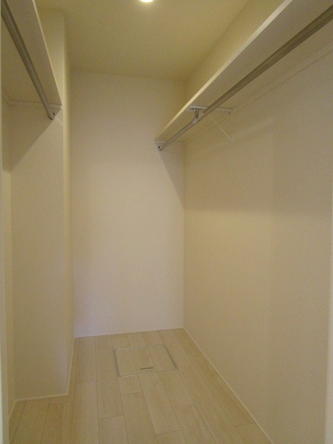 収納　広々ウォークインクローゼット