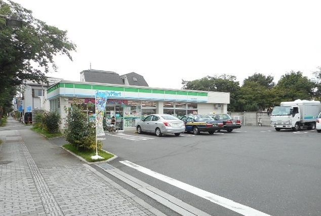 コンビニ　ファミリーマート（コンビニ）まで150m