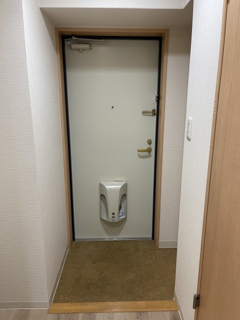 玄関　同物件別室です。