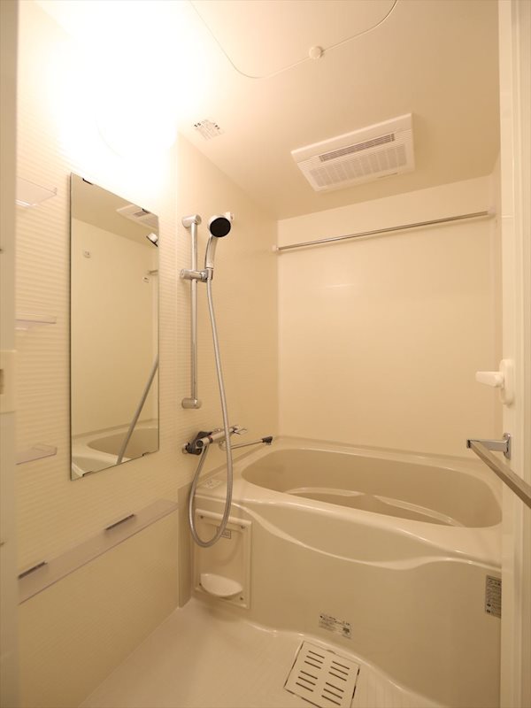 バス・シャワールーム　バスルーム　浴室暖房乾燥機付