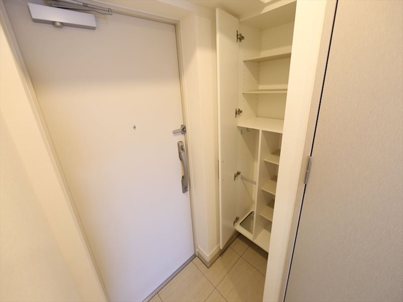 玄関　玄関　シューズボックス