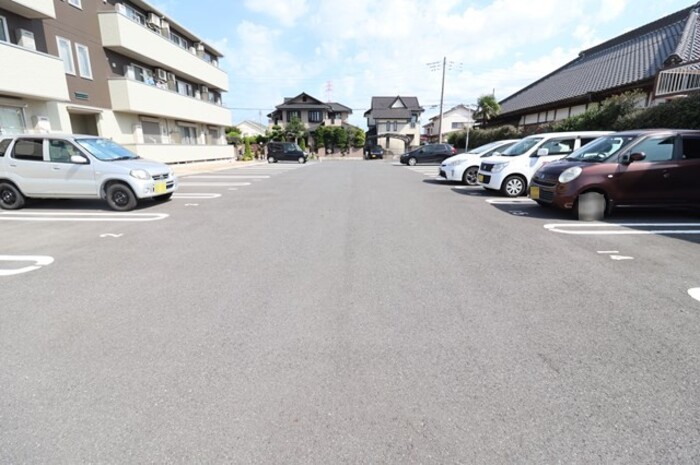 駐車場　駐車場