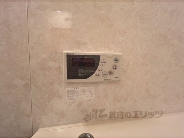 その他設備　給湯器リモコン