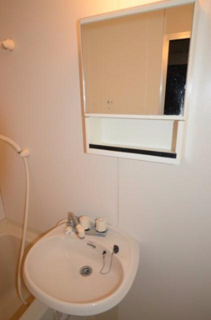 洗面設備　浴室内に洗面台があります♪