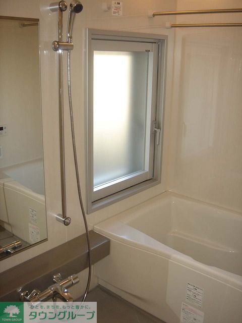 バス・シャワールーム　Hタイプ2005年8月撮影 同タイプ310号室の写真です。