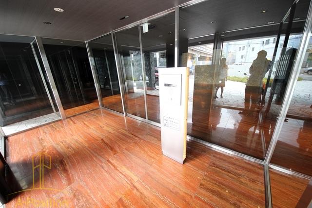 エントランス　サムティ北梅田VESSEL（ヴェッセル）