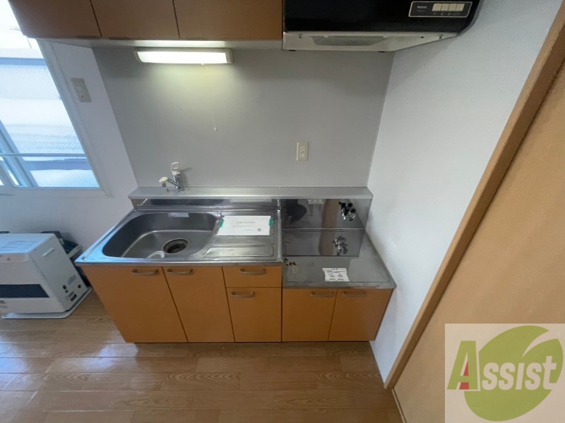 キッチン　キッチンです。一人暮らしなら十分な大きさですね。