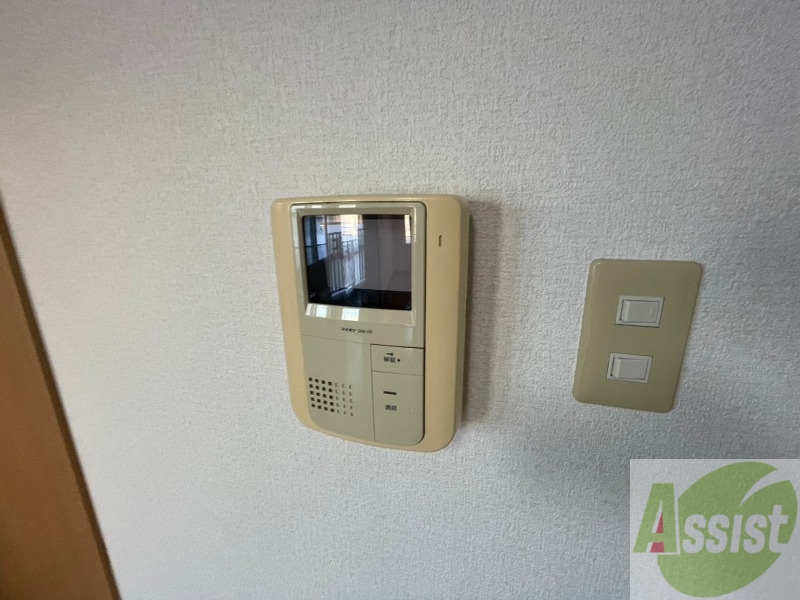 その他設備　ＴＶモニター付インターホンです。来客者の顔が見えるので安心！