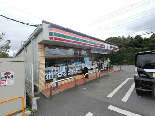 コンビニ　セブン－イレブン成田ウイング土屋店（コンビニ）まで736m