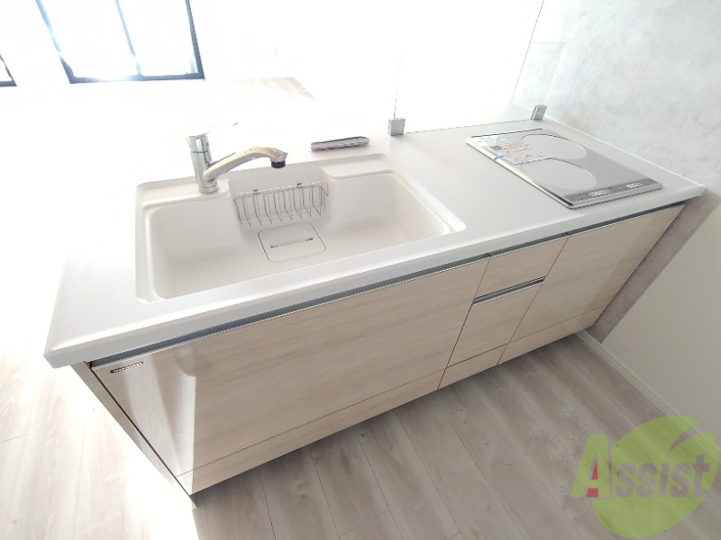 キッチン　綺麗なキッチンはカウンタータイプで使いやすいです。