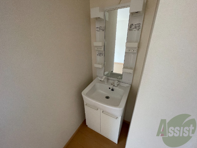 洗面設備　洗面台です、朝の支度はここでばっちりです！