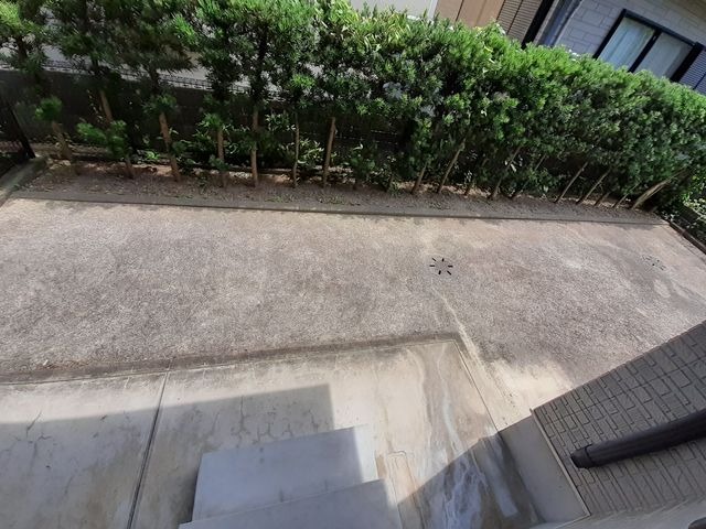 バルコニー　洗濯物はこちらへどうぞ。