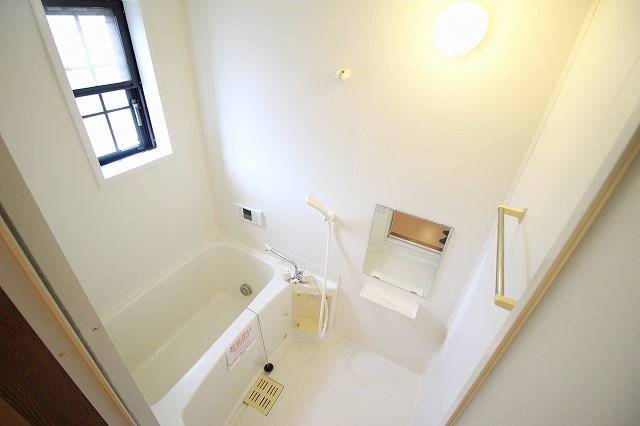 バス・シャワールーム　一日の疲れを癒せますね。