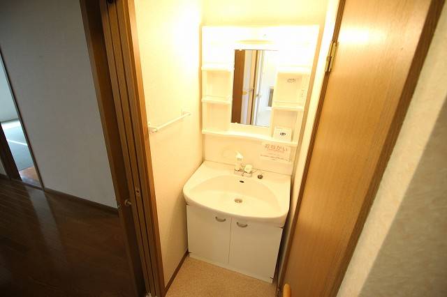 洗面設備　朝の支度にいかがでしょうか。