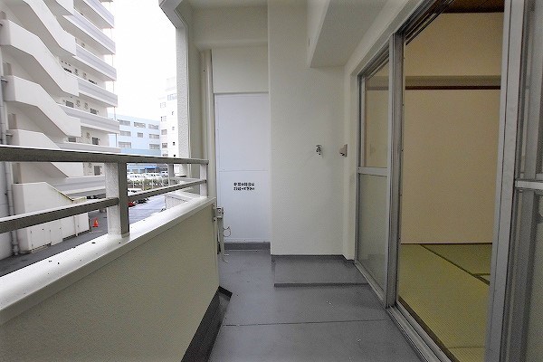 バルコニー　★南東向きで日当たりの良いバルコニー★