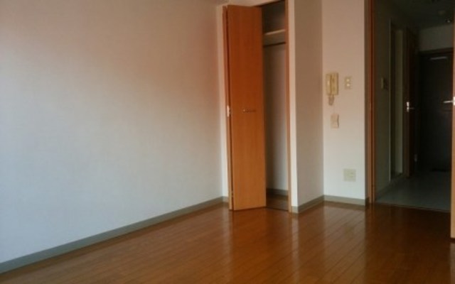 収納　参考写真（同建物別部屋反転タイプ）