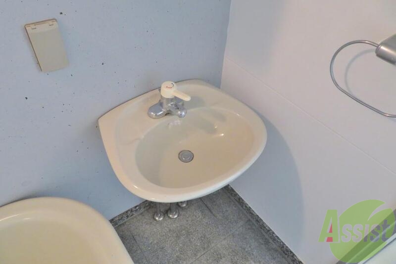 洗面設備　洗面所の写真になります。温度の調節が出来るので便利ですね。