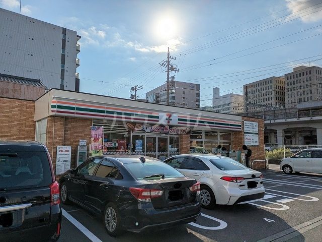コンビニ　セブンイレブン 静岡八幡1丁目店（コンビニ）まで651m