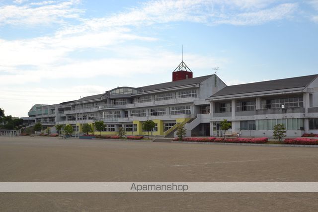 小学校　高根沢町立西小学校（小学校）まで657m