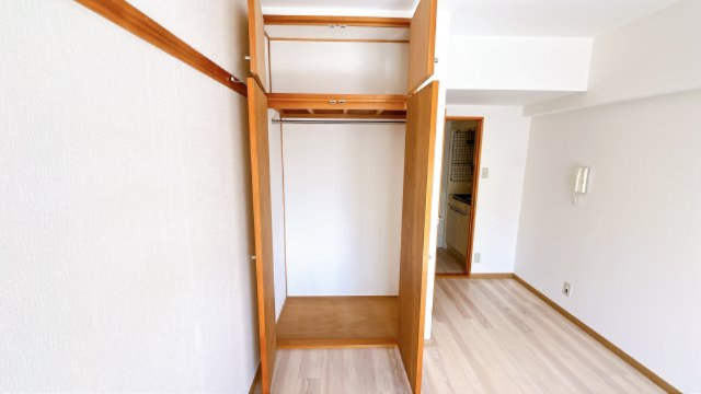 収納　別部屋同一間取りのお写真となります。