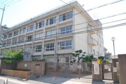 中学校　大東市立大東中学校（中学校）まで632m