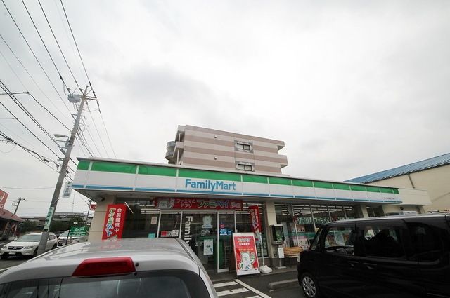 コンビニ　ファミリーマートさいたま西堀三丁目店（コンビニ）まで299m