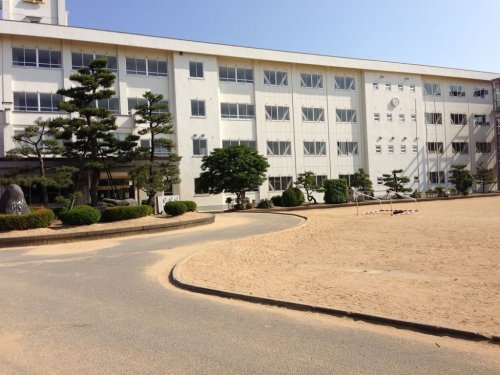 中学校　新庄中学校（中学校）まで413m